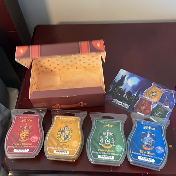 Harry Potter Scentsy wax melt set - Picture 2 of 3